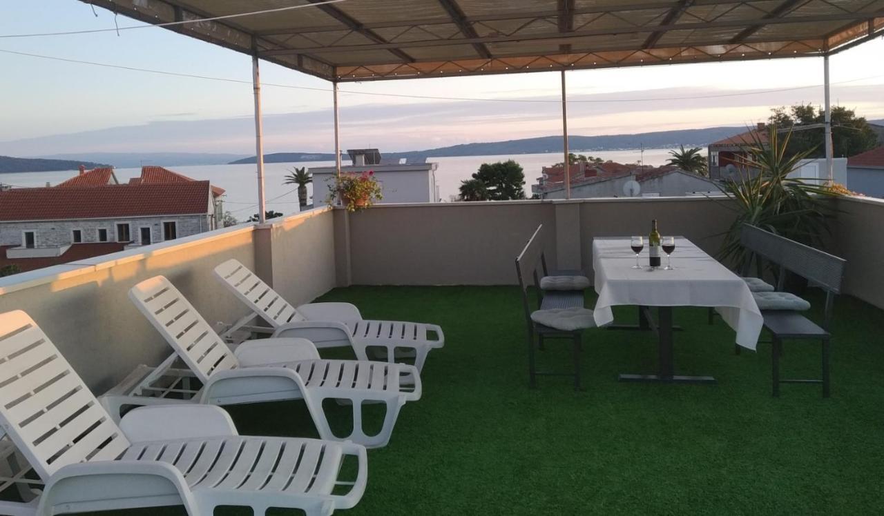 Apartment By The Sea And Beach With Roof Terrace คาชเตลา ภายนอก รูปภาพ